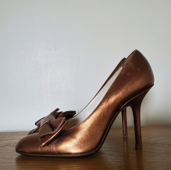 YSL Yves Saint Laurent Bronze Leather Pump with Detachable Leather Bow Size 37 - Picture 4 of 14